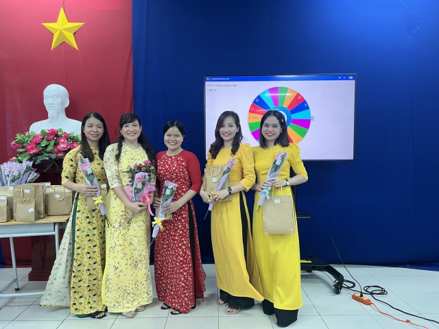 Sinh hoạt kỷ niệm ngày Phụ nữ Việt Nam 20/10