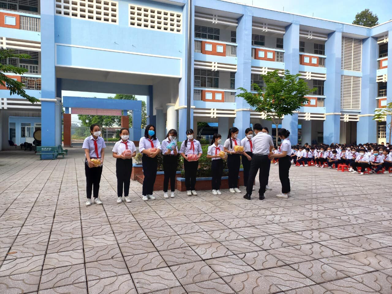 Liên đội phát động phong trào nuôi heo đất năm học 2022-2023