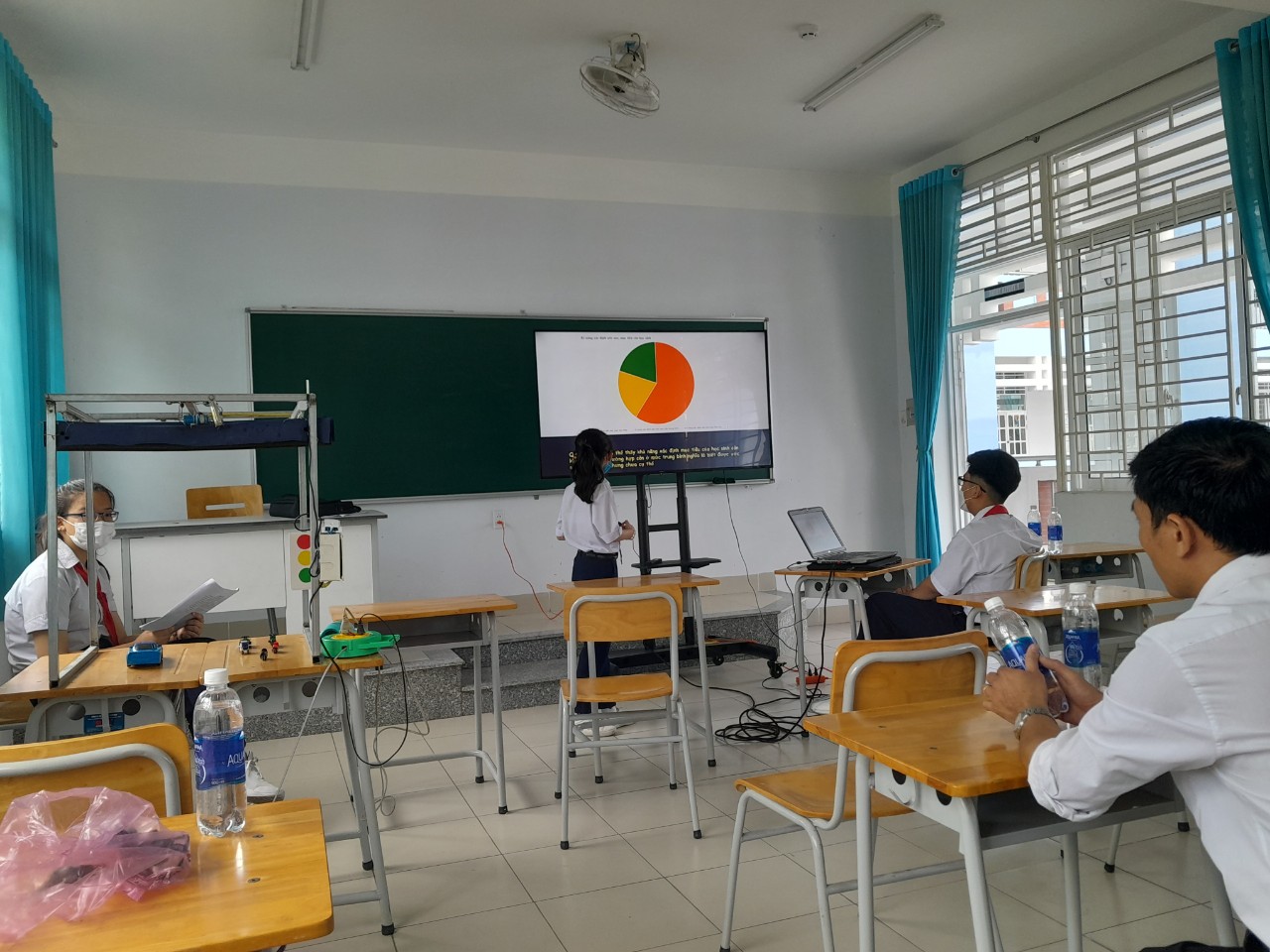 Một số hình ảnh hội thi khoa học kỹ thuật vòng trường năm học 2022-2023
