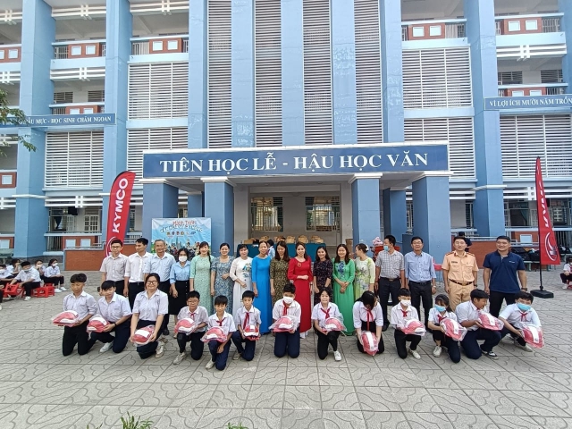 Tuyên truyền về ATGT chủ đề "Hành trình văn hoá giao thông"