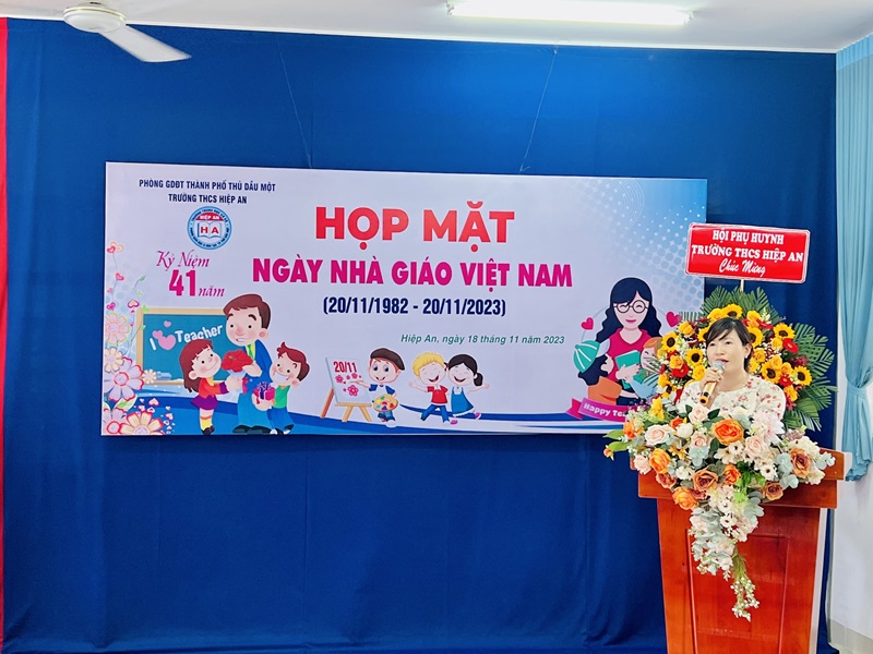 Họp mặt kỷ niệm 41 năm Ngày Nhà giáo Việt Nam (20/11/1982 - 20/11/2023)