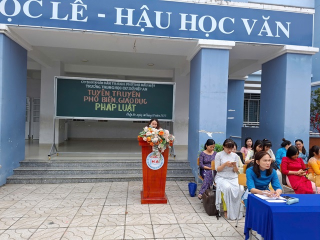 Tuyên truyền giáo dục pháp luật cho học sinh năm học 2024-2025