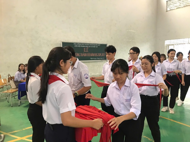 Lễ Trưởng Thành Đội cho các đội viên khối 9 năm học 2024 - 2025