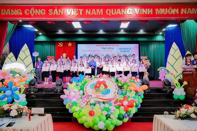 Tấm gương tiêu biểu được tuyên dương tại Đại hội Cháu ngoan Bác Hồ thành phố Thủ Dầu Một lần thứ XXIV