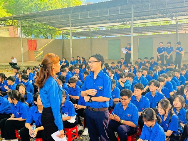 Chi Đoàn Trường THCS Hiệp An Phối Hợp Với Phường Đoàn Hiệp An Tổ Chức Chương Trình Ngày Đoàn Viên Năm 2025