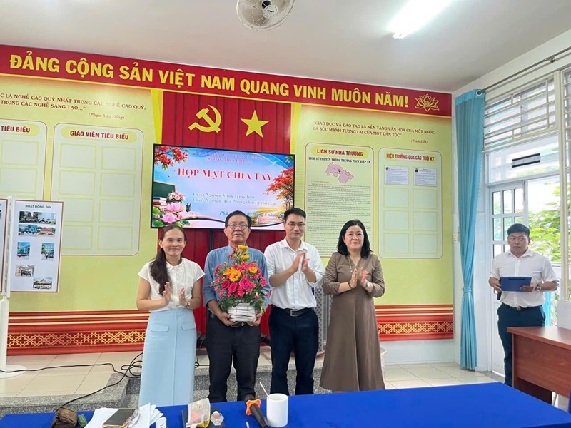 Trường THCS Hiệp An Tổ Chức Buổi Gặp Mặt, Chia Tay  Thầy Nguyễn Minh Trí Và Thầy Nguyễn Hữu Phóng